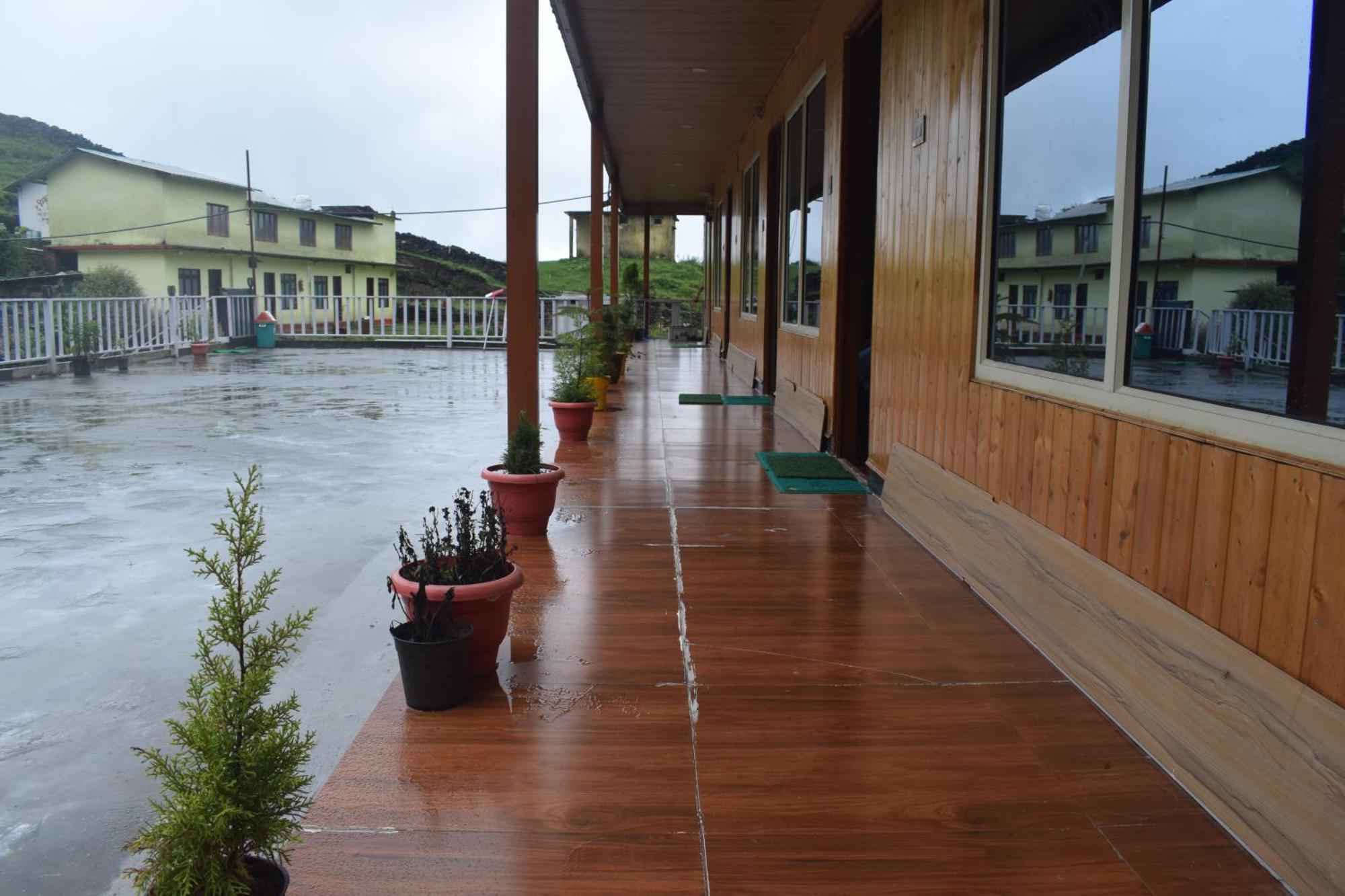 Himrab Chopta Resort Екстериор снимка